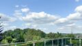 große Dachterrasse mit Blick ins Grüne